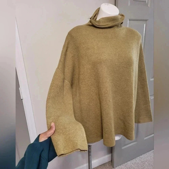 J.Jill Funnel Mockneck Oversized Petite Tunic Length Sweater(L) - Picture 5 of 8